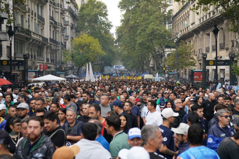 Paro general de la CGT: fuerte impacto en servicios y masivas movilizaciones en todo el país