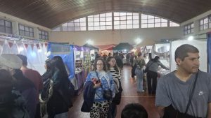 Familias y emprendedores locales nucleados en la Expo Invierno 2025