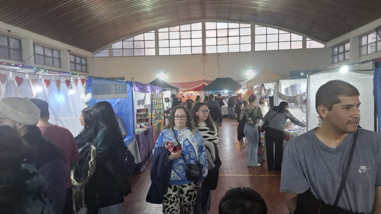 Familias y emprendedores locales nucleados en la Expo Invierno 2025