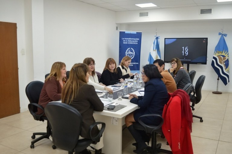 Avanzan en una propuesta integral para fortalecer la Educación Técnico Profesional