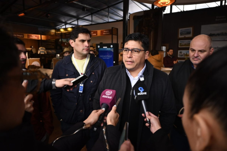 “Nuestro compromiso es acompañar a quienes producen y generan trabajo en Santa Cruz”, aseguró Claudio Vidal