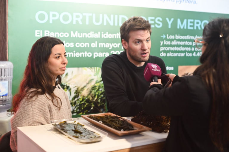 La innovación azul de Santa Cruz despertó interés en la Expo Rural de Palermo