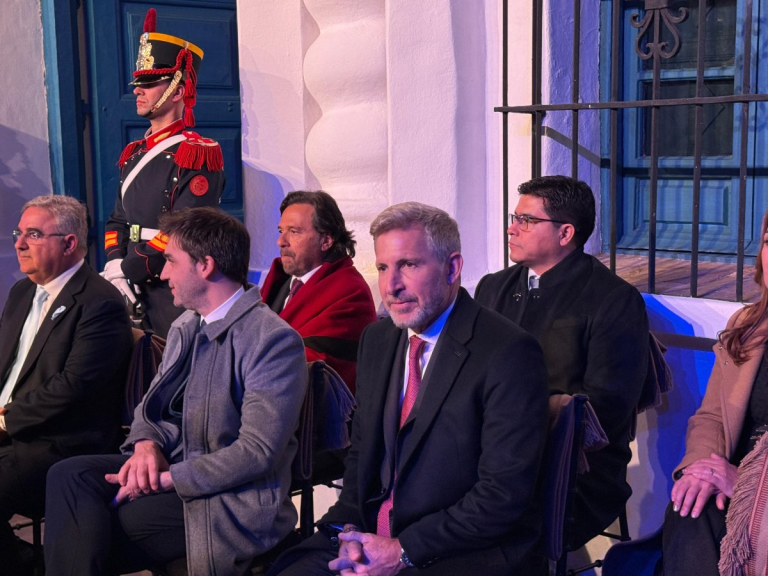 Claudio Vidal participó en la vigilia por el Día de la Independencia junto al presidente Javier Milei